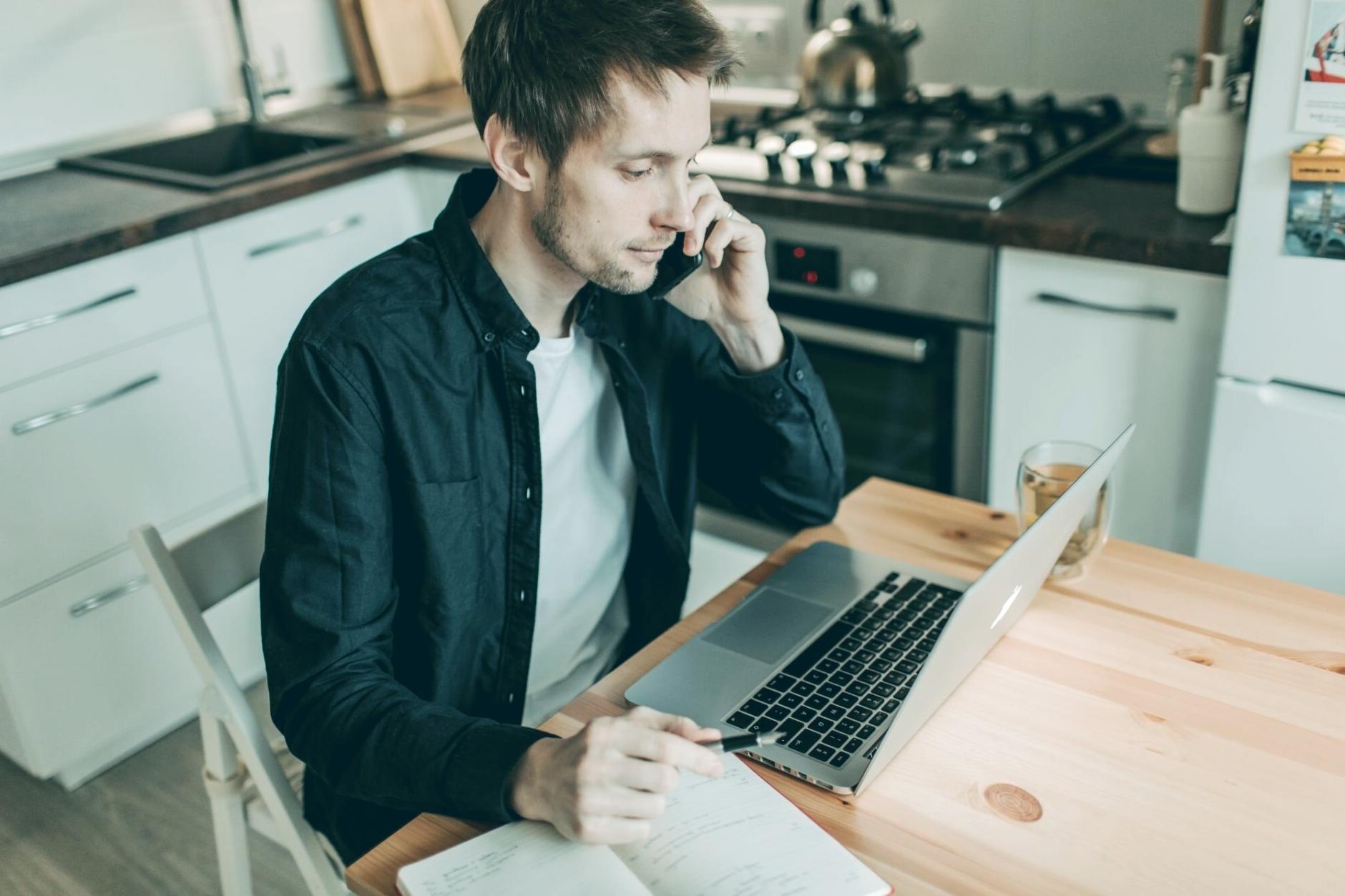 Interface de la plateforme avec quiz interactif